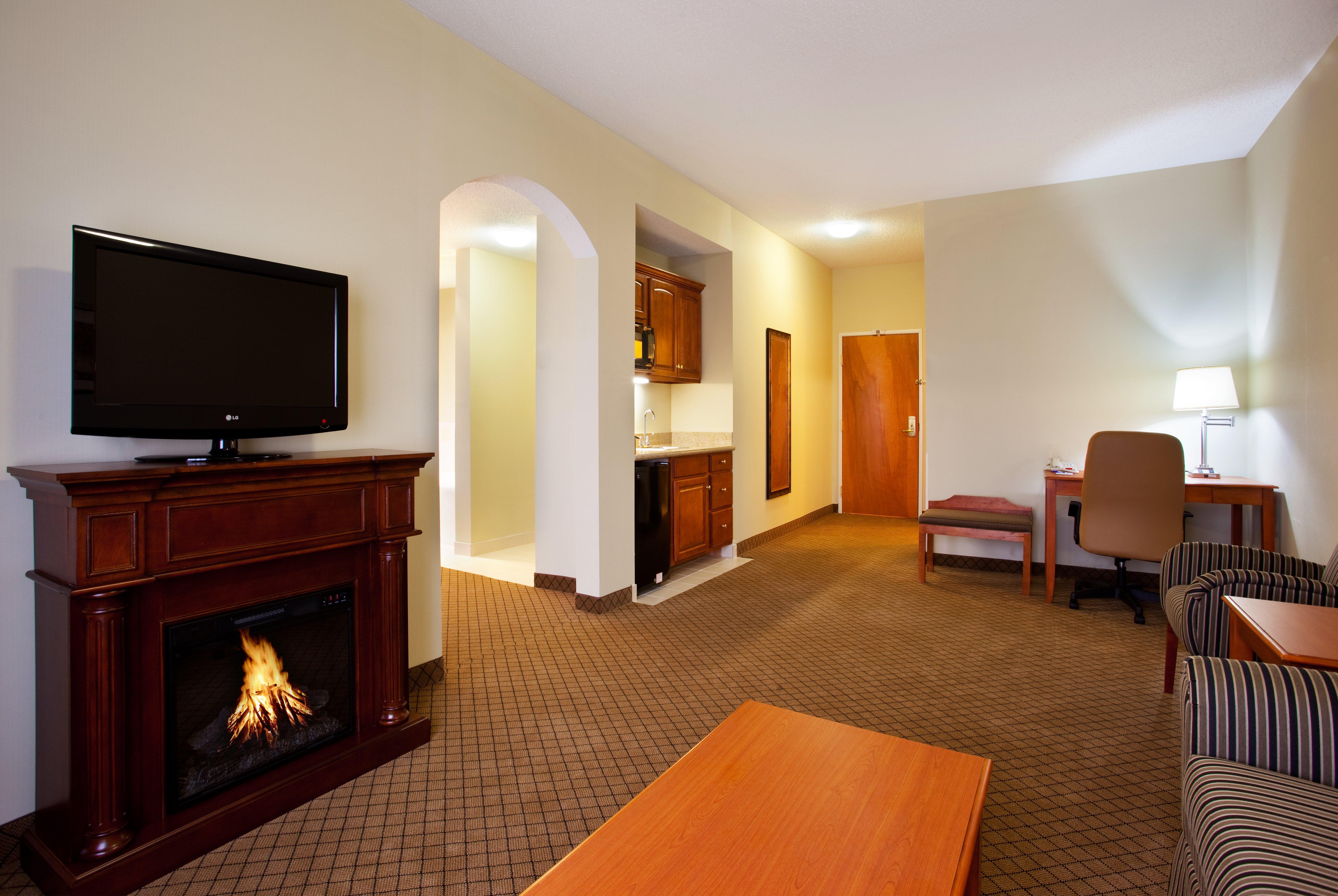 Holiday Inn Express Hotel & Suites Goshen By Ihg Esterno foto