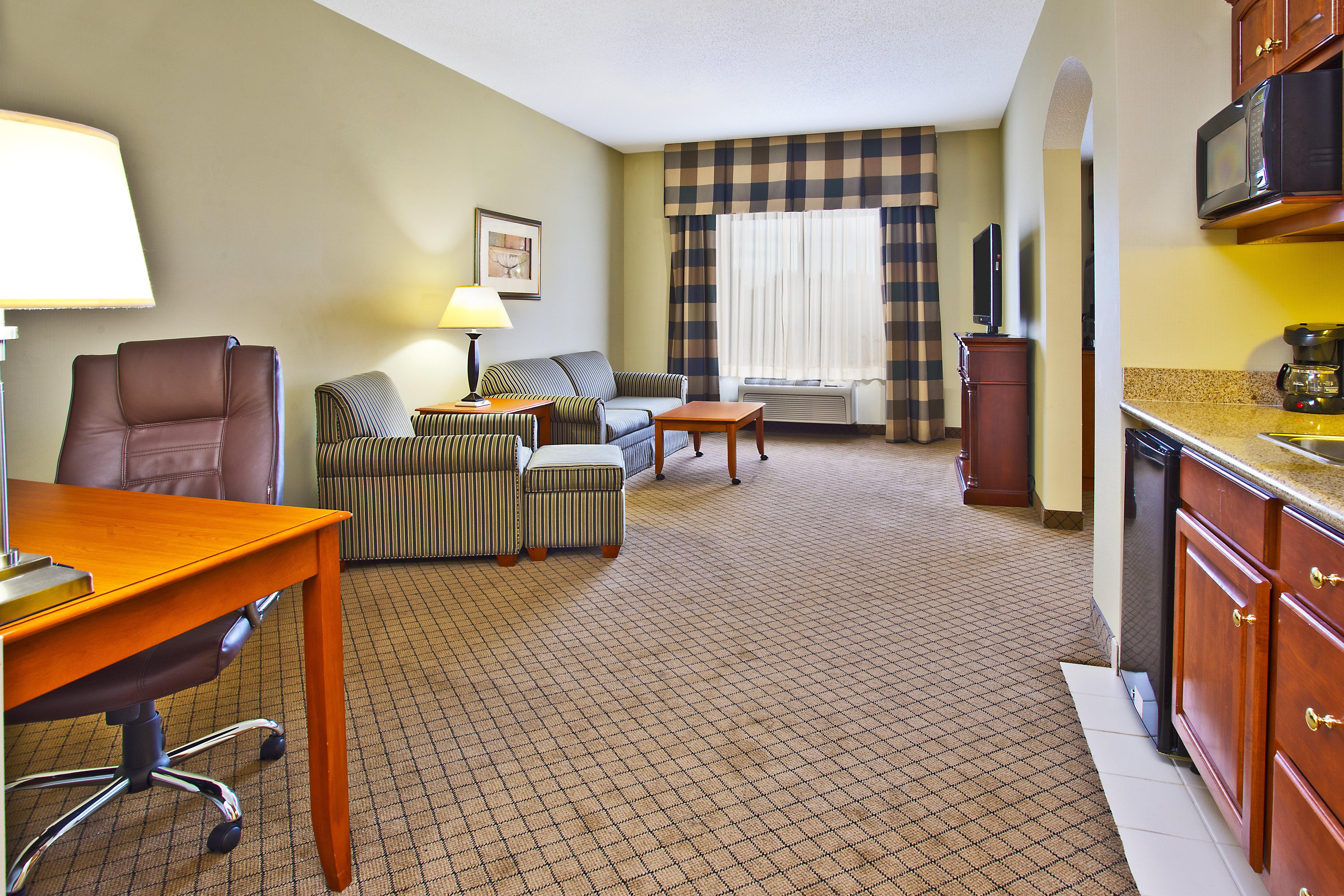 Holiday Inn Express Hotel & Suites Goshen By Ihg Esterno foto