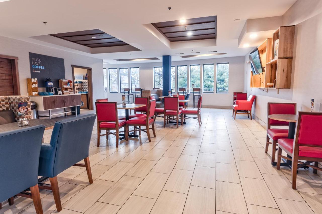 Holiday Inn Express Hotel & Suites Goshen By Ihg Esterno foto