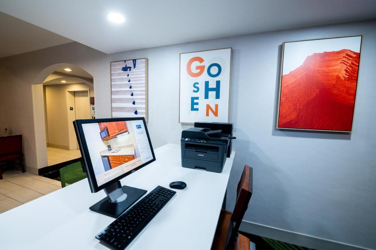 Holiday Inn Express Hotel & Suites Goshen By Ihg Esterno foto