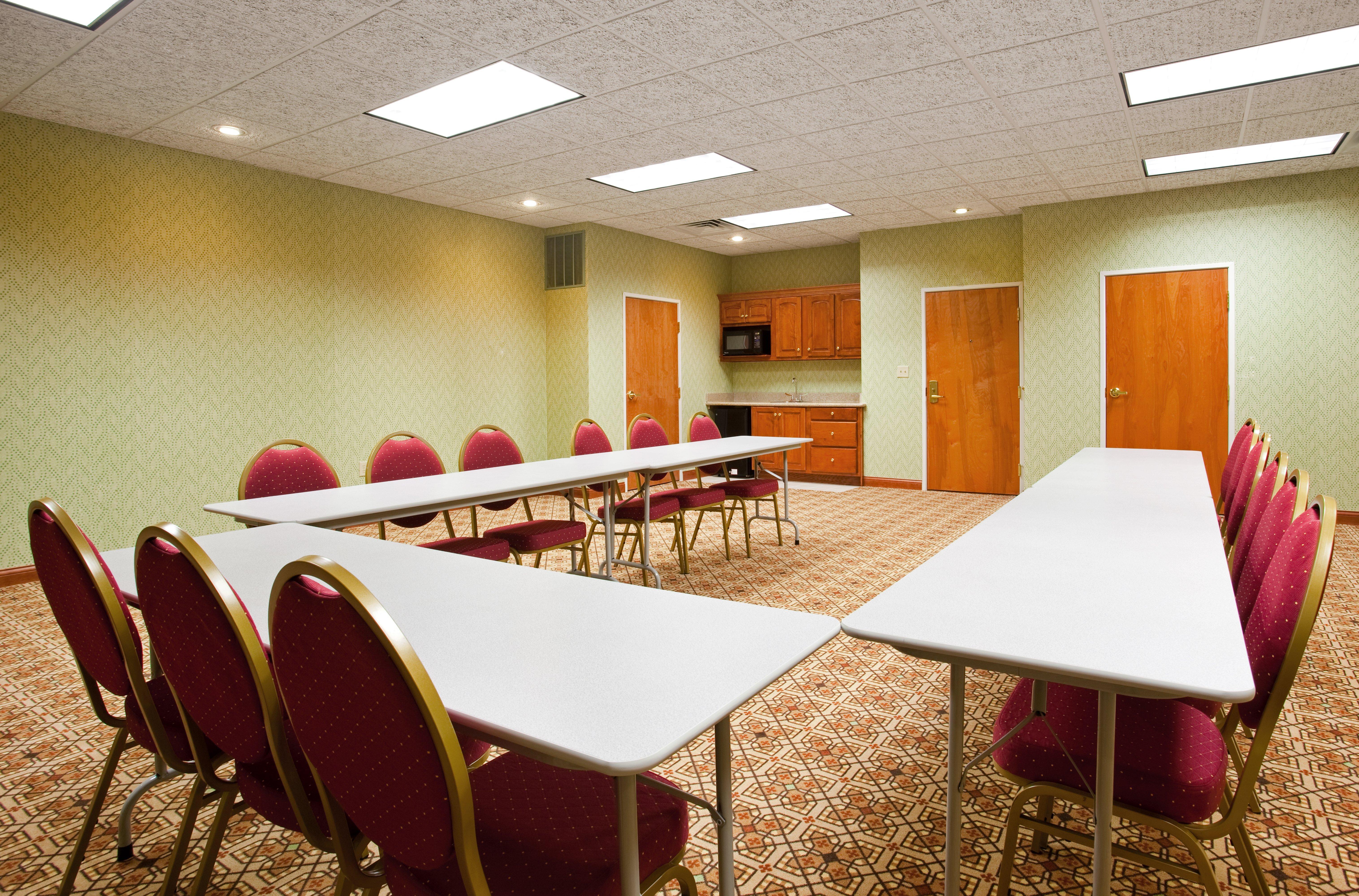 Holiday Inn Express Hotel & Suites Goshen By Ihg Esterno foto
